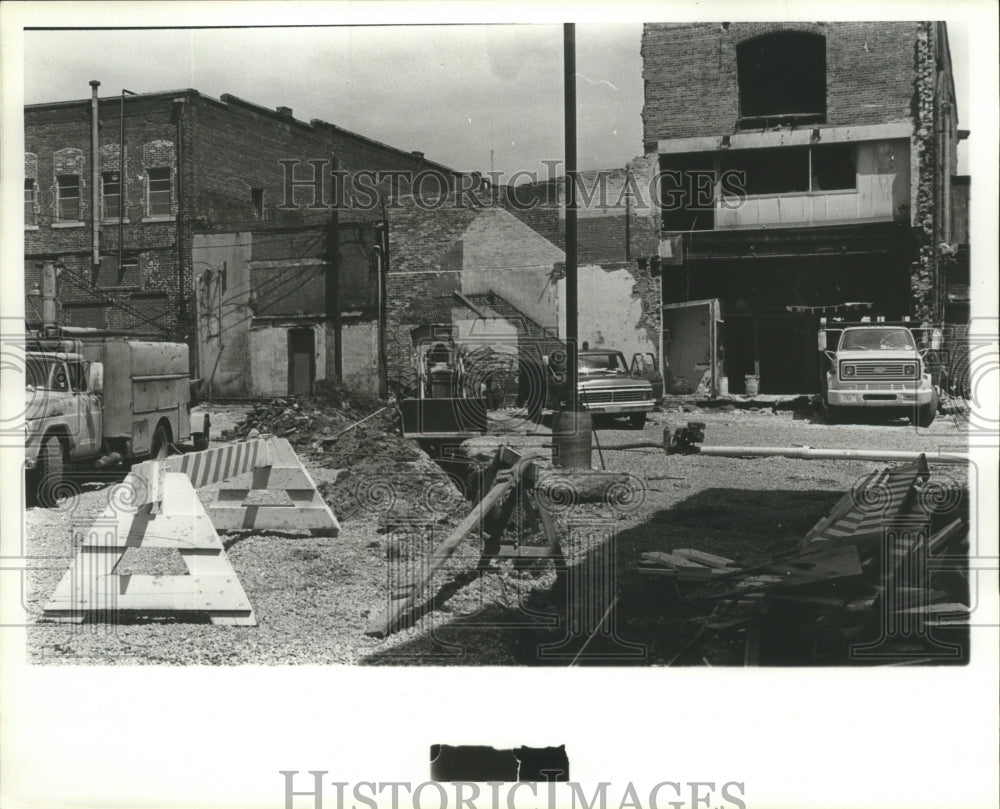 1981, Downtown Gadsden under construction in Alabama - abna14749 - Historic Images