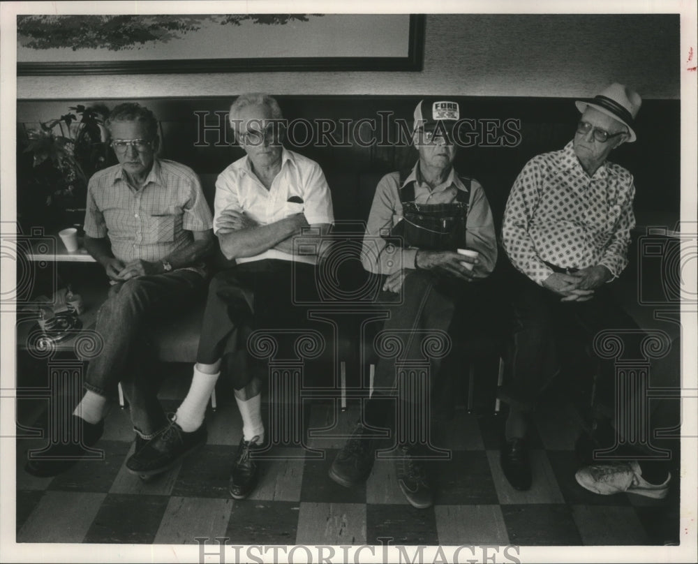 1986, Retired steelworkers at union hall, Gadsden, Alabama - Historic Images