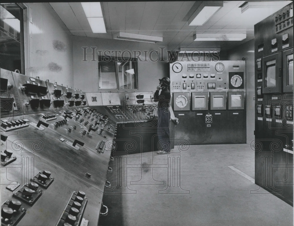 1965 Press Photo Control Center at Republic Steel in Gadsden, Alabama - Historic Images