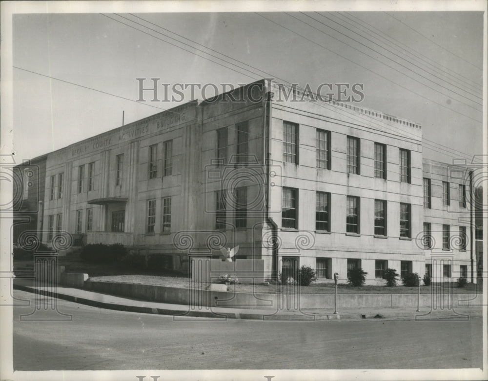 1952 Dekalb County building in Fort Payne, Alabama - Historic Images