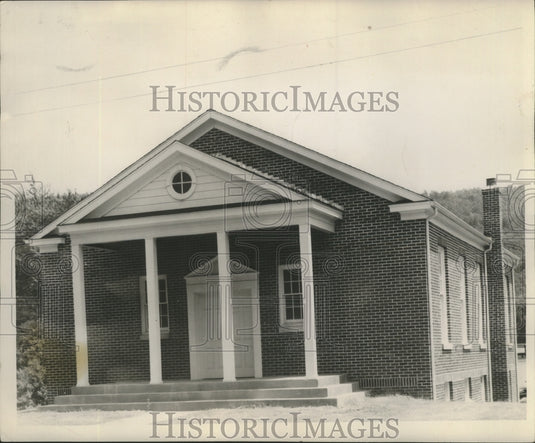 1947, Church of Christ building in Fort Payne, Alabama - abna14788 - Historic Images