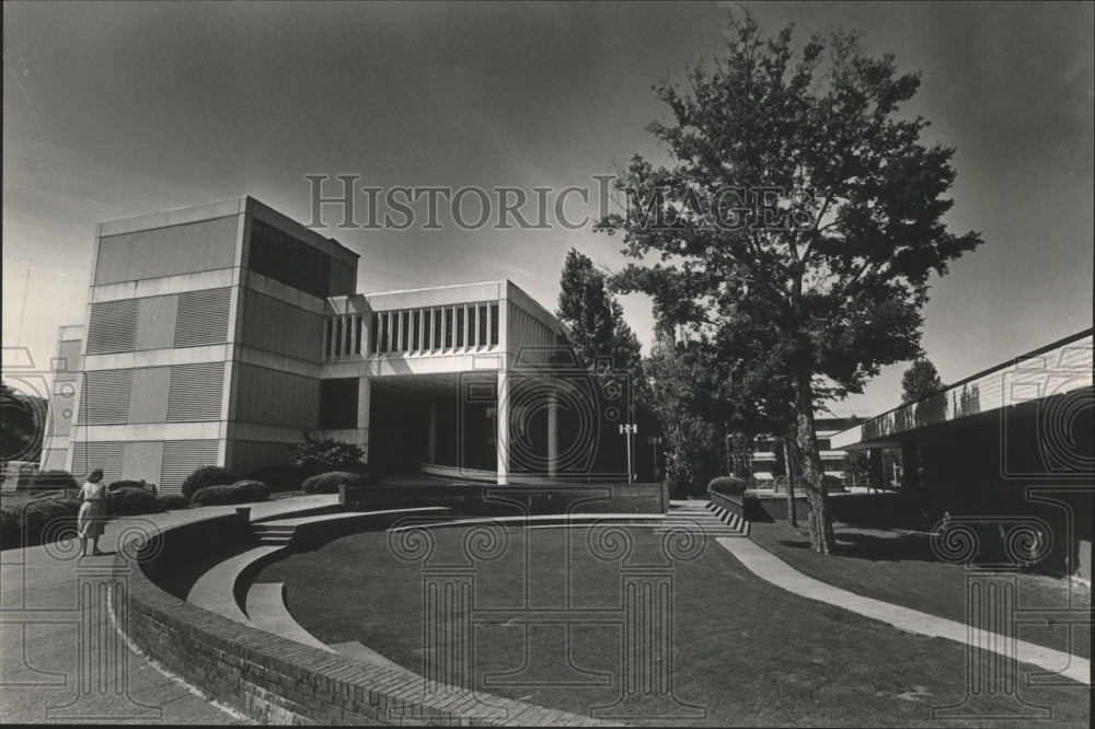 1984, University of Alabama, Medical Center, Mervyn Sterne Library - Historic Images