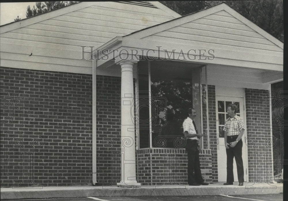 1975 Hoyt W. Self & Trafford, Alabama Mayor Ken Sanders, Post Office - Historic Images