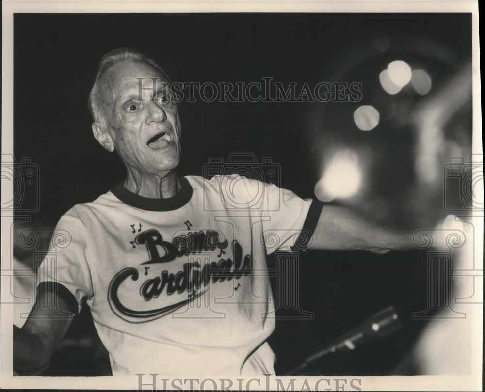 Press Photo Joe Gaittina wears &quot;Bama Cardinals&quot; shirt - abna14949 - Historic Images