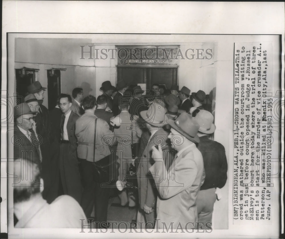 1955, Outside courtroom for A. L. Patterson murder trial, Birmingham - Historic Images