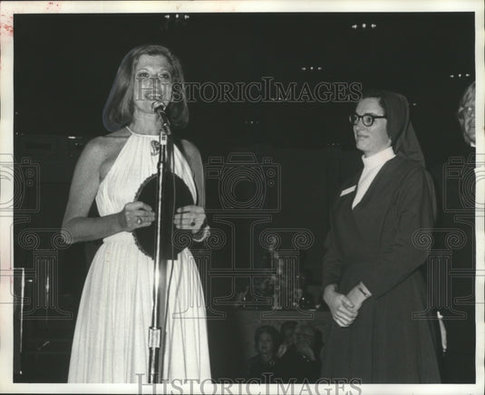 1974 Marion Javits Accepts Award, St. Vincent's Gala 11, Alabama-Historic Images