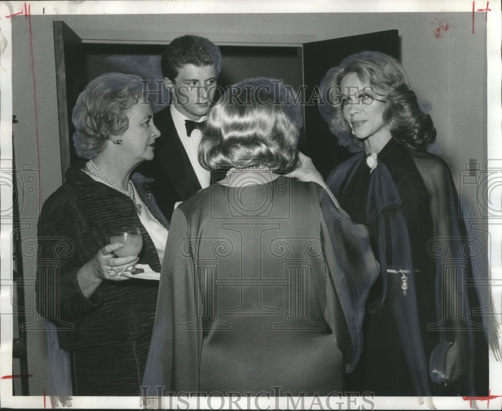 1975 Official, Honorees Chat, St. Vincent's Gala III, Alabama-Historic Images