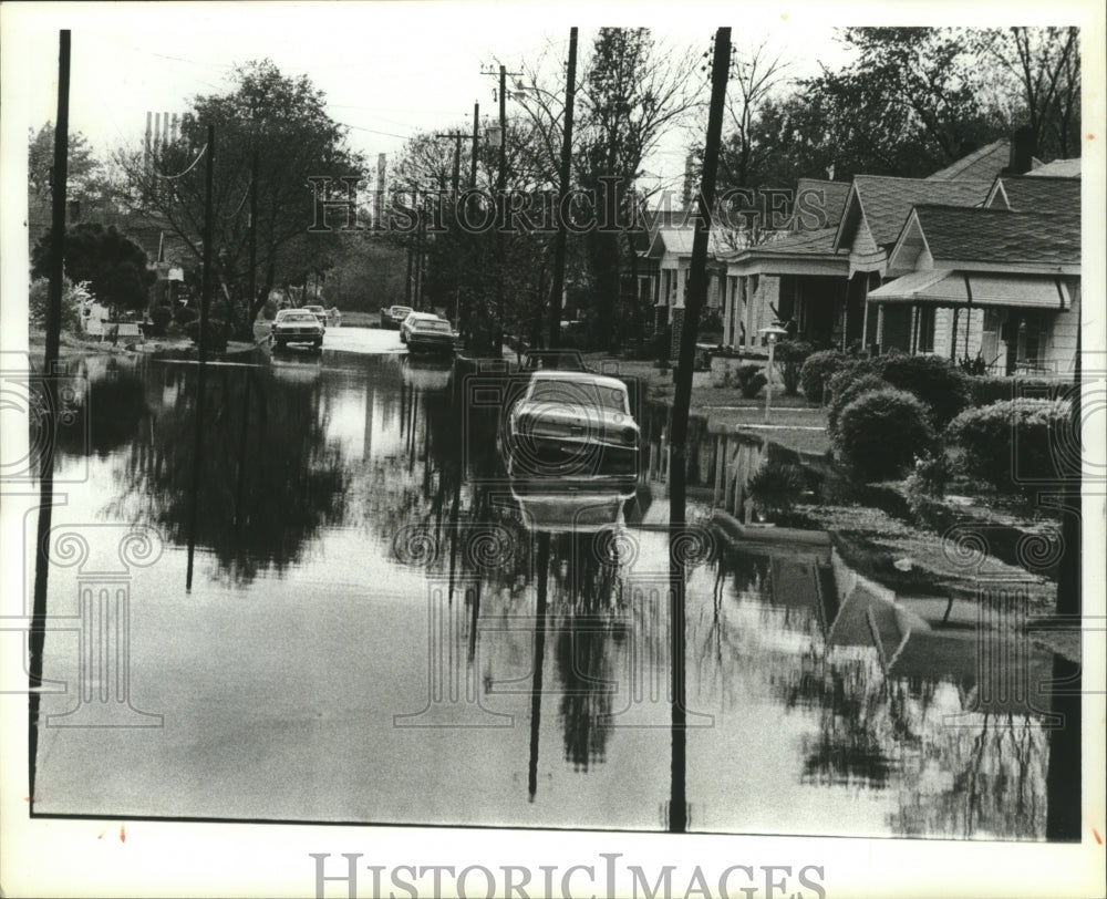 1979 Flood Waters in Birmingham, Alabama - Historic Images