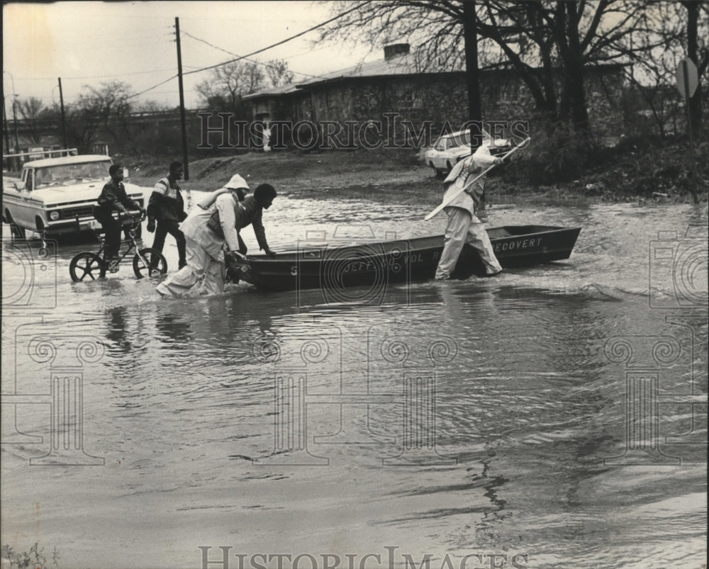 1982 Jefferson County Rescue Squad in Flood Waters of Birmingham - Historic Images