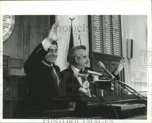 1982 Emory Folmar, left, getting McCorquodale's support in Race - Historic Images