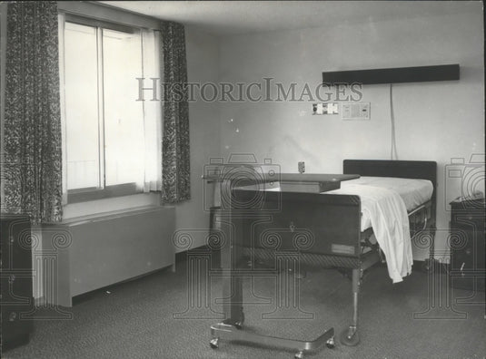 1973, Homewood, Alabama Hospital: Brookwood Medical Center Room - Historic Images