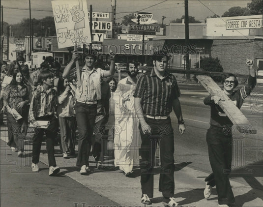 1971 "Jesus March" in Birmingham, Alabama-Historic Images
