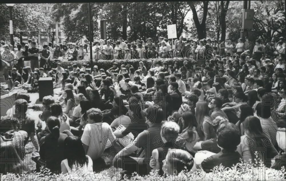 1971 Press Photo Jesus Rally in Woodrow Wilson Park, Birmingham, Alabama - Historic Images