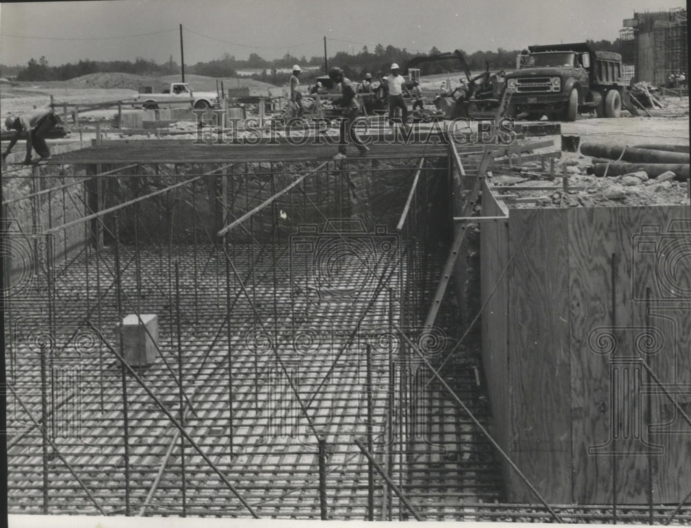 1975 Citadel Cement Corporation-Plant Wall Built, Demopolis, Alabama-Historic Images