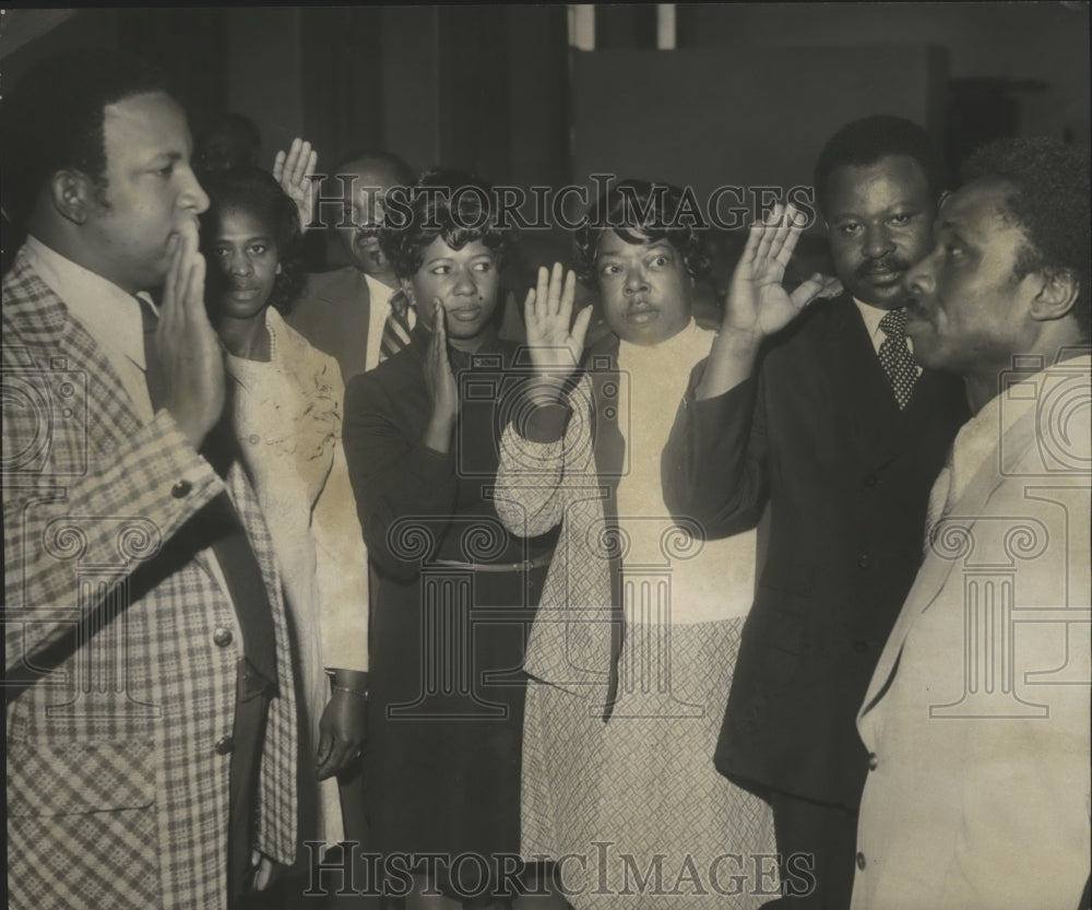 1975 Jim Isaac, Mayor of Forkland, left, sworn in by Judge Branch-Historic Images