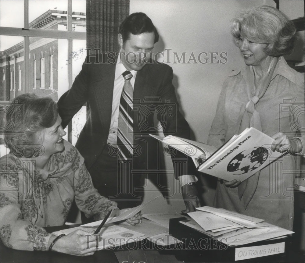 1978, Response to Friendship Force Flight, Mrs. Blackmon with Mail - Historic Images