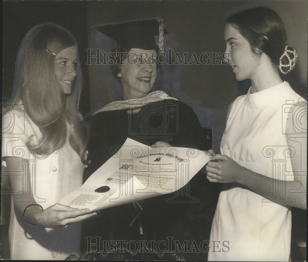 1971 Press Photo Kay Shaw, Dean Margaret Cuninggim, Shirley Buroughs at Event - Historic Images