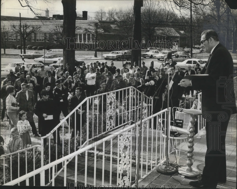 1970 Press Photo Former Governor James E. Folsom at "Front Porch Campaign" - Historic Images