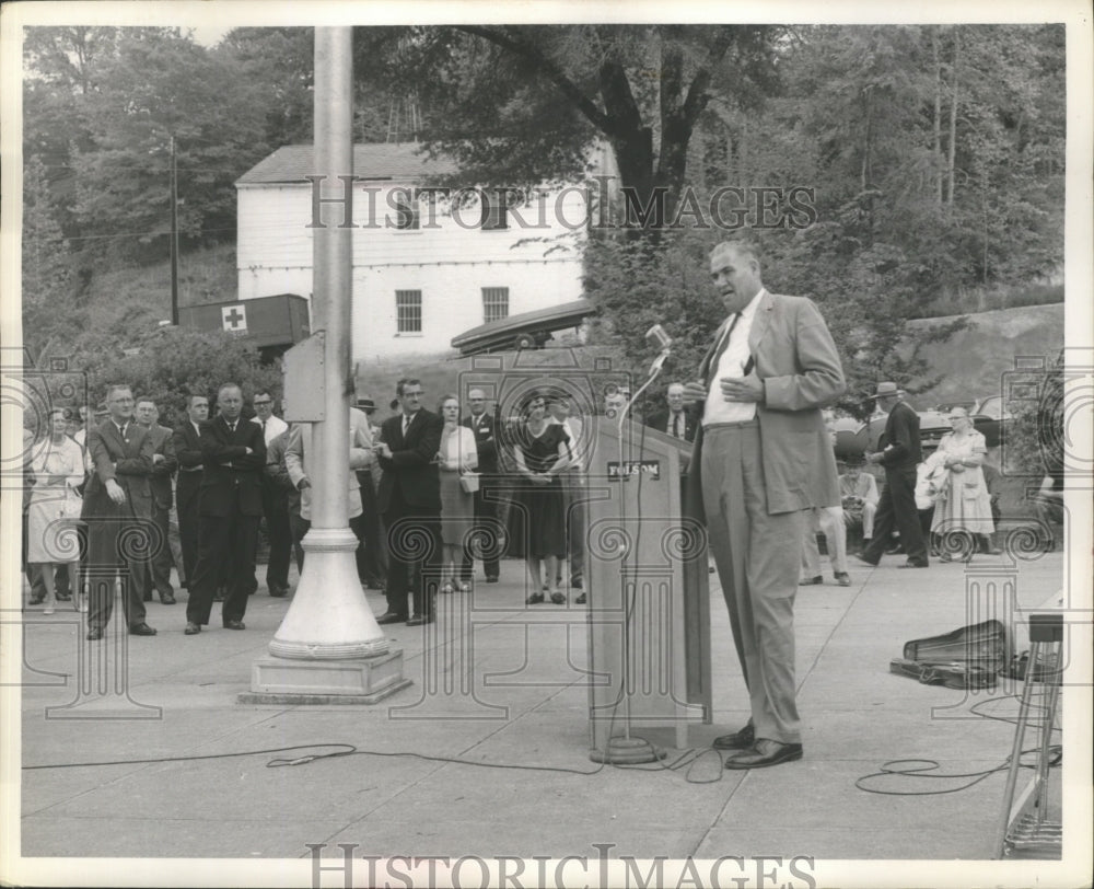 1968 Press Photo James E. Folsom, Candidate for Governor, Addresses Crowd - Historic Images