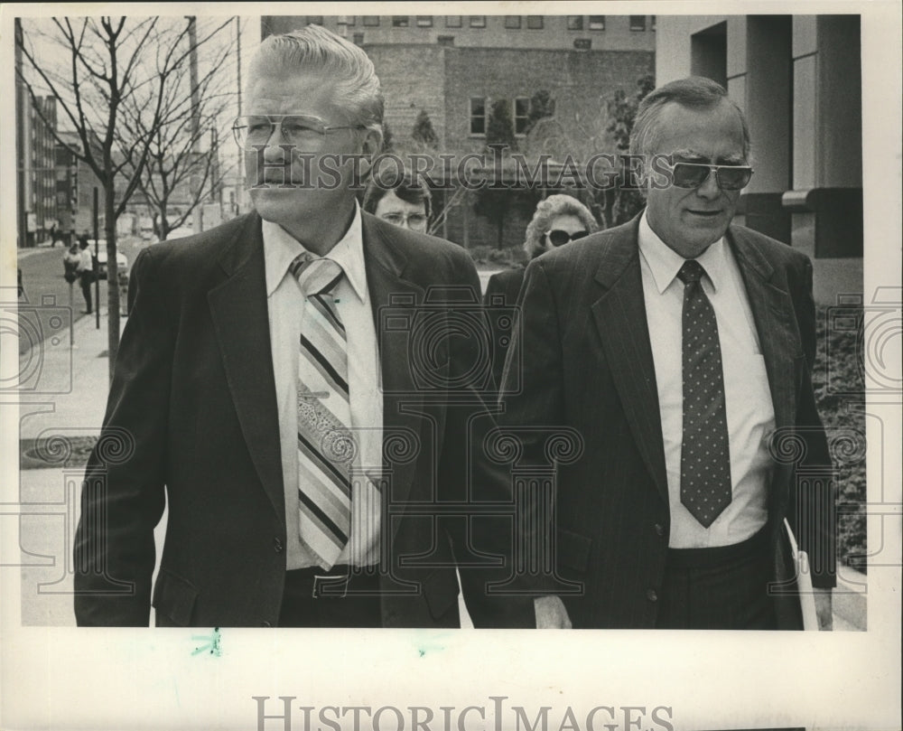 1990 Robert Wayne O'Ferrell arrives at the Court with his Attorney - Historic Images