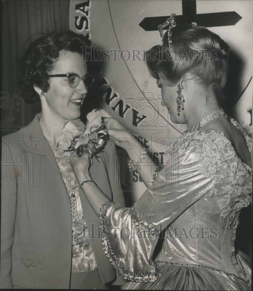 1964, Mrs. L. E. Platt Jr, Miss Alabama 1957, unknown lady, Alabama - Historic Images