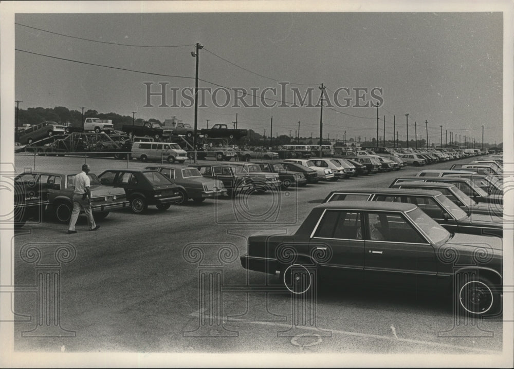 1985 Autos lined up at Seabord in Inglenook, Teamsters, Strike-Historic Images