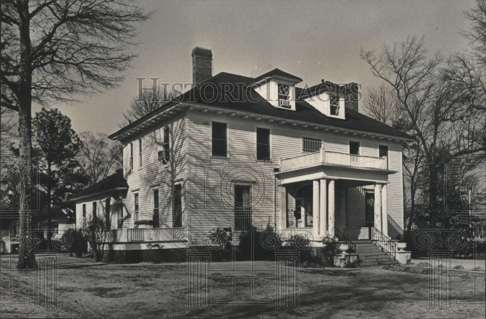 1984, Iola Roberts house in Pell City, Alabama - abna15820 - Historic Images