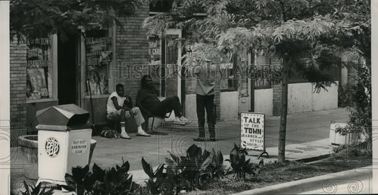 1986 Tour of Birmingham's black businesses on 4th Avenue North - Historic Images