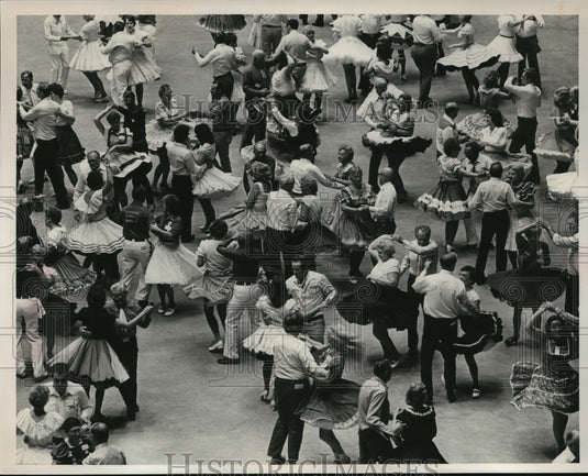 1985 Press Photo Square Dancers at Convention in Birmingham, Alabama - abna15899 - Historic Images
