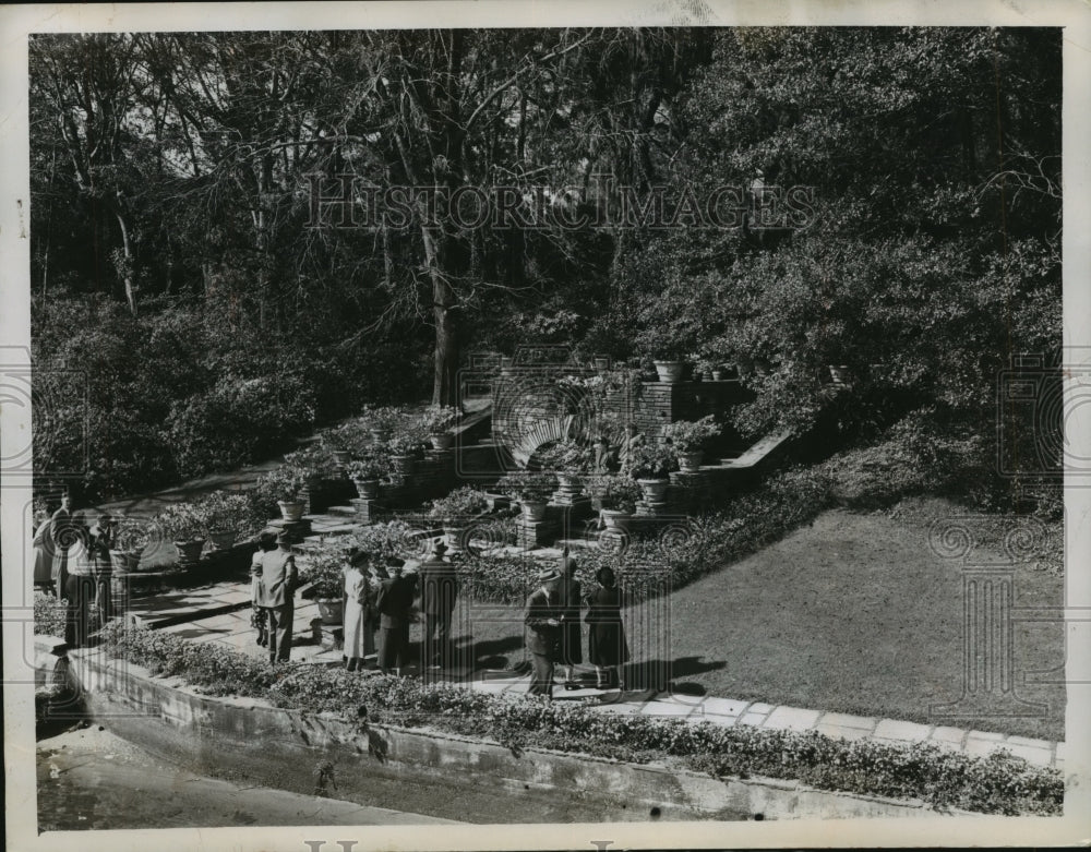 1949, Visitors at Bellingrath Gardens in Mobile, Alabama - abna15953 - Historic Images
