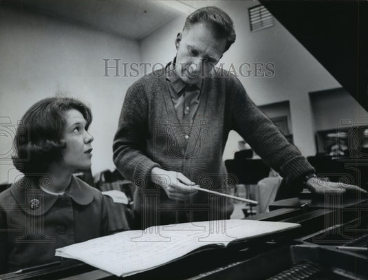 1964, Allison Lee Rehearses with Winograd & Orchestra - abna15959 - Historic Images