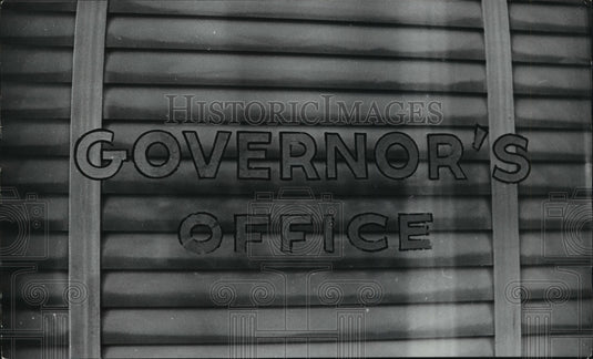 1977, Governor's Office window at the State Capitol, Birmingham - Historic Images