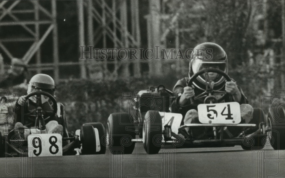 1980 Press Photo Races at go-cart track in Midfield, Alabama Cart Track - Historic Images