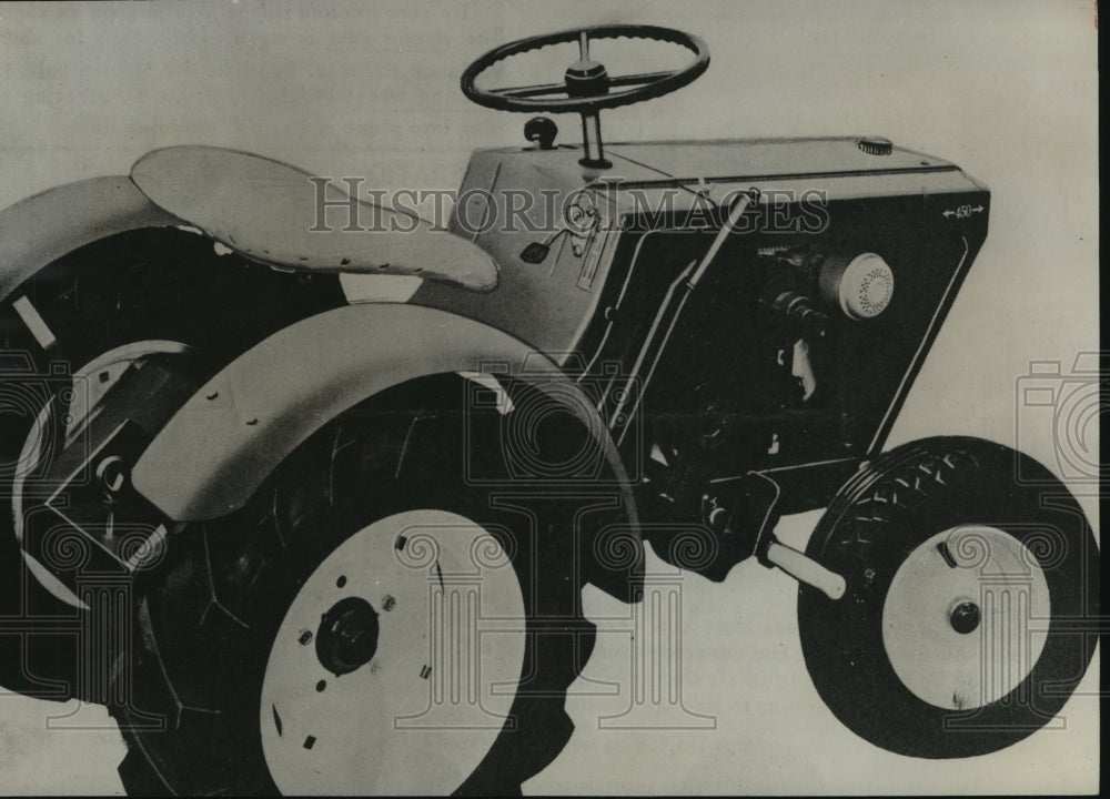 1965 Press Photo Photo of tractor stolen from youth baseball field, Hueytown - Historic Images