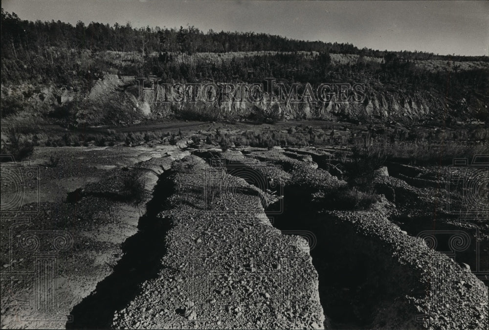 1987, Strip mines off County Road 91 near Helena, Alabama - abna16398 - Historic Images