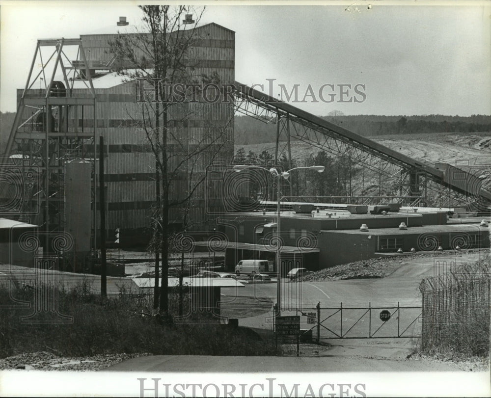 1981, Jim Walters Coal Mine No. 5 in Alabama - abna16408 - Historic Images