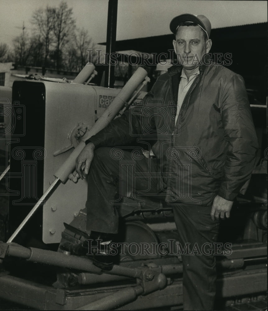 1971 Hoyt Newsome, Mayor of Newsome City, Alabama-Historic Images