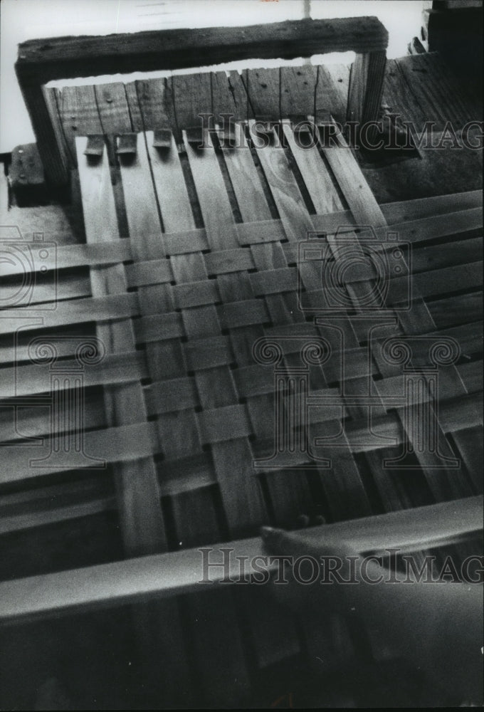 1978, Slats being woven into form at the Basket Factory, Nectar - Historic Images