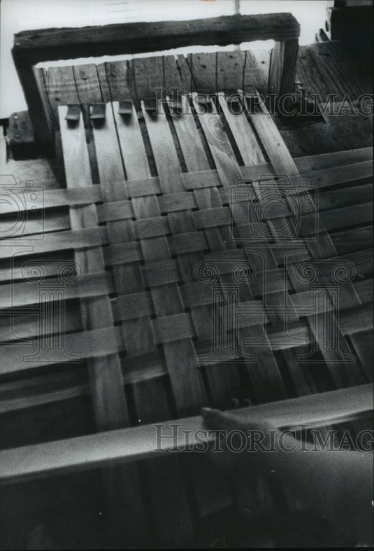 1978, Slats being woven into form at the Basket Factory, Nectar - Historic Images