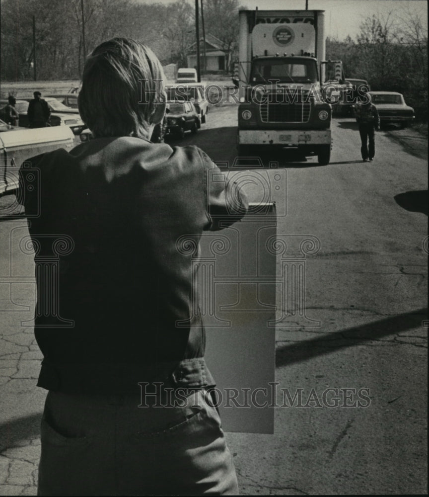 1976, A striking trucker at Ryder Truck Lines terminal, BIrmingham - Historic Images