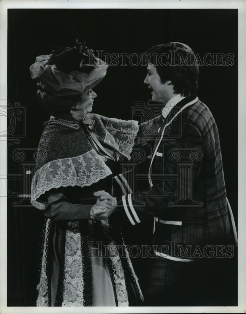 1988, Actors from "Hello Dolly" at Birmingham theater - abna16566 - Historic Images