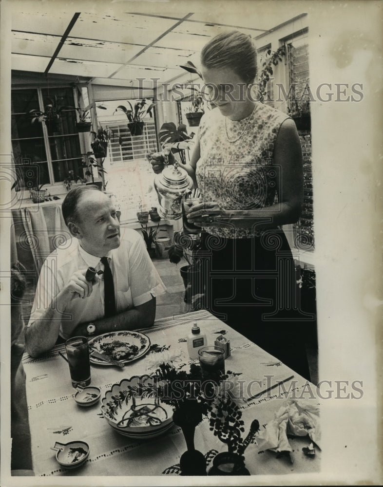 1965 Press Photo Dr. and Mrs Harry M. Philpott, Auburn University, Alabama - Historic Images