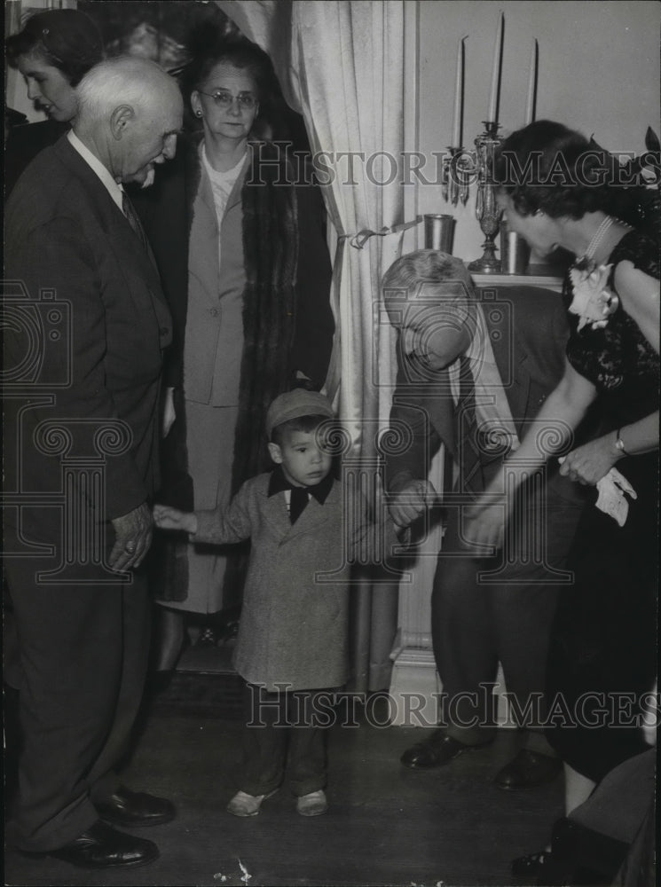 1951 Press Photo Attendees at Gordon Persons' Inauguration at Governor's Mansion - Historic Images