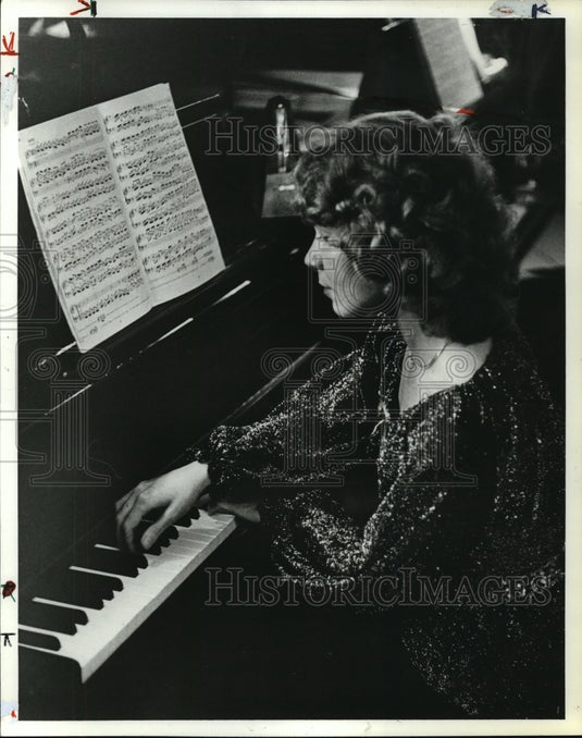 1981, Allison Lee, pianist - abna16642 - Historic Images