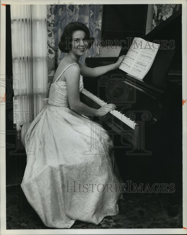 1964, Allison Lee, pianist - abna16645 - Historic Images