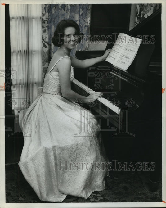 1964, Allison Lee, pianist - abna16645 - Historic Images