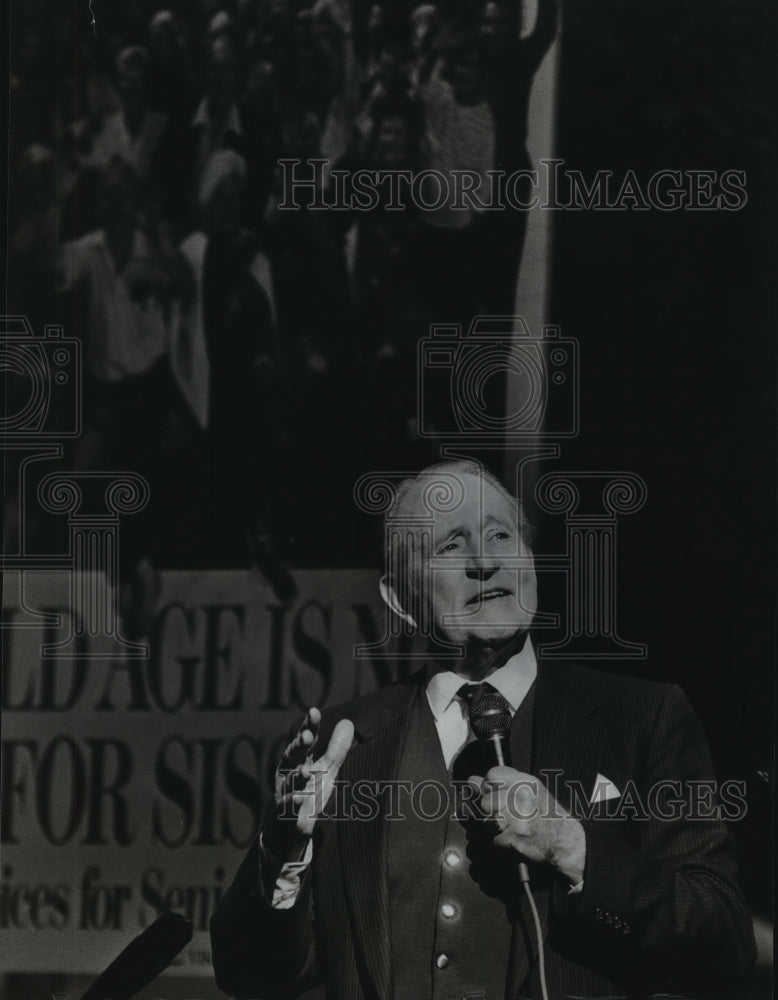 1989, Art Linkletter at the Riverchase Galleria, Hoover, Alabama - Historic Images