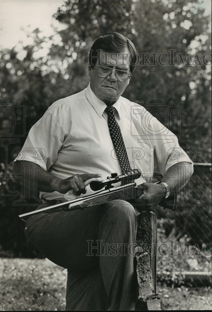 1984, Mayor Gordon McDaniel, Lipscomb, Alabama Prepares For Hunting - Historic Images