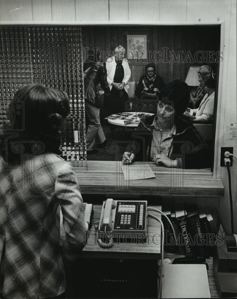 1981, Judie Yeager at Family Practice Health Center, Morris, Alabama - Historic Images