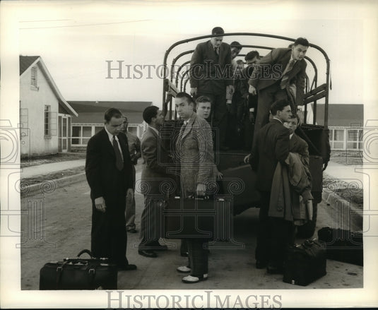 1941, Men on their way to Southeastern Air Corps Training Center - Historic Images
